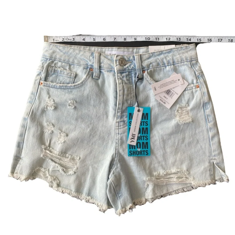 YMI High Rise Mom Fit Shorts Distressed‎ Denim 100% Cotton Light Wash Size 3/26